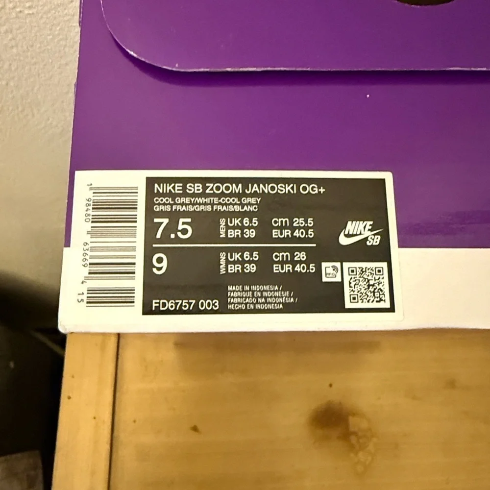 NWT Nike SB ZOOM Stefan Janoski Shoes